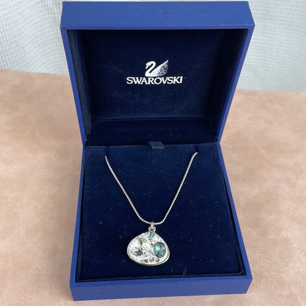 NWT Swarovski Crystal Necklace - Picture 4 of 8